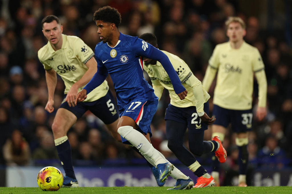 Everton vs Chelsea aksi pemain Chelsea